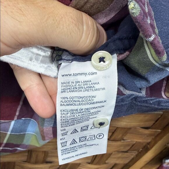 Men’s Tommy Hilfiger Colourful casual button down shirt classic fit - Picture 5 of 5